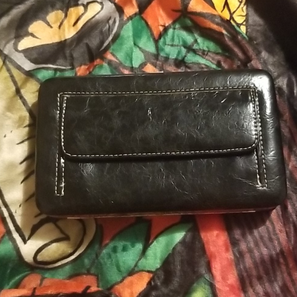P&G Collection Wallet - Picture 3 of 3